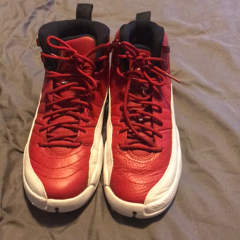 Jordan Retro 12 Gym red